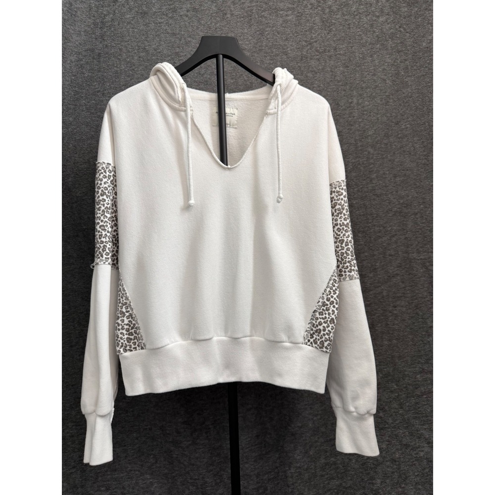 Abercrombie & Fitch Soft A&F Leopard Print V-Neck Hoodie White XL
